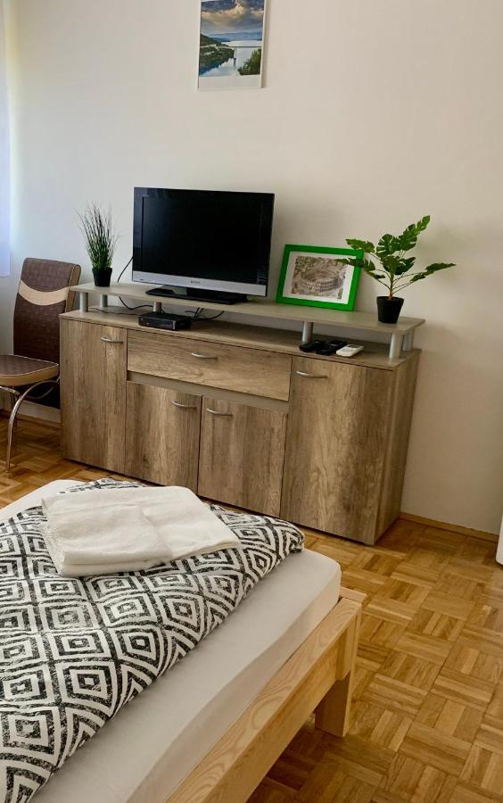 Anita Apartman Lägenhet Hajdúszoboszló Exteriör bild